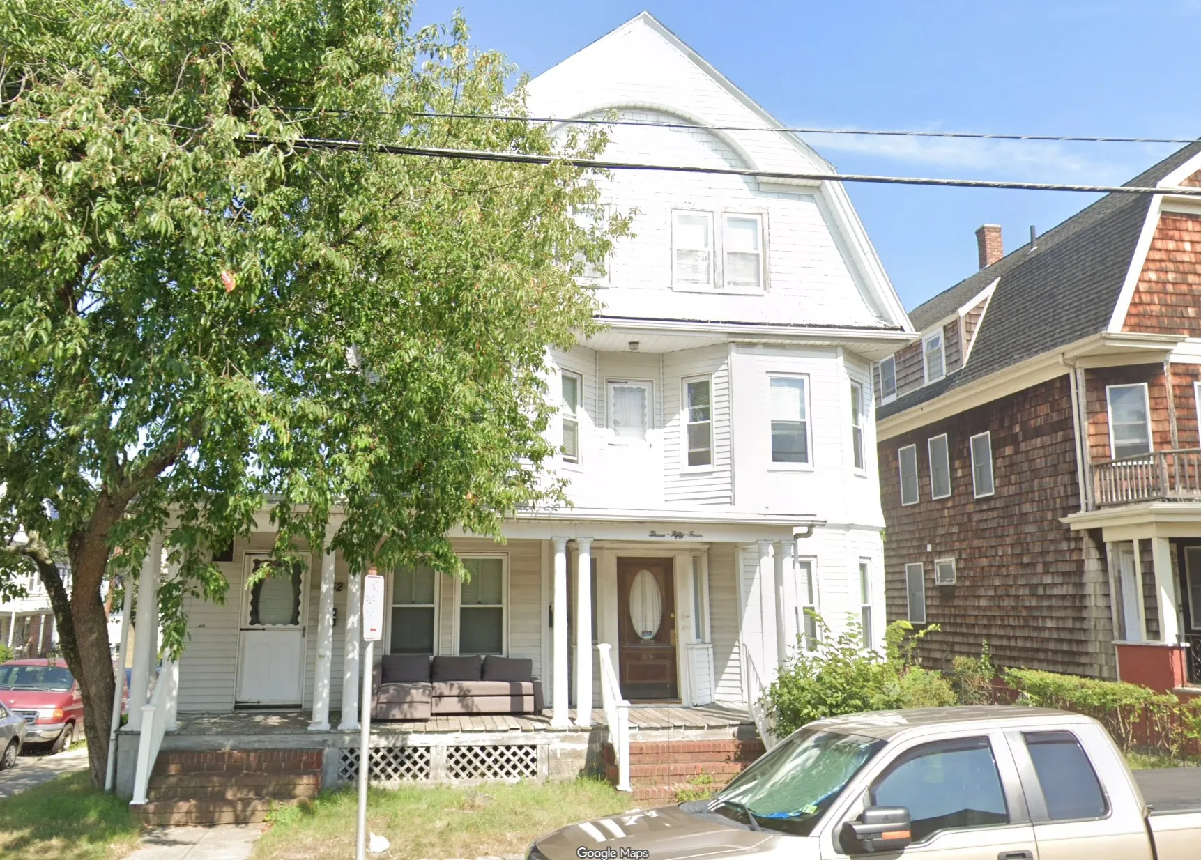 3 bed, 1 bath apartment for rent at 354 Main St Unit 2, South Medford