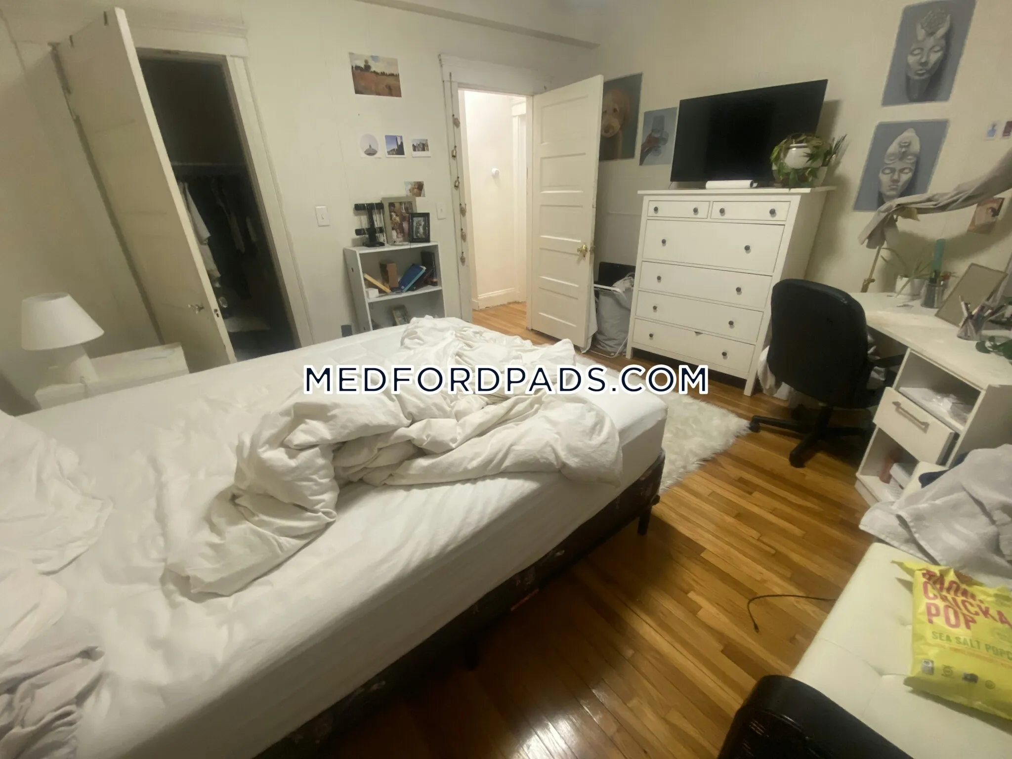 3 bed, 1 bath apartment for rent at 354 Main St Unit 2, South Medford — photo 5 of 9