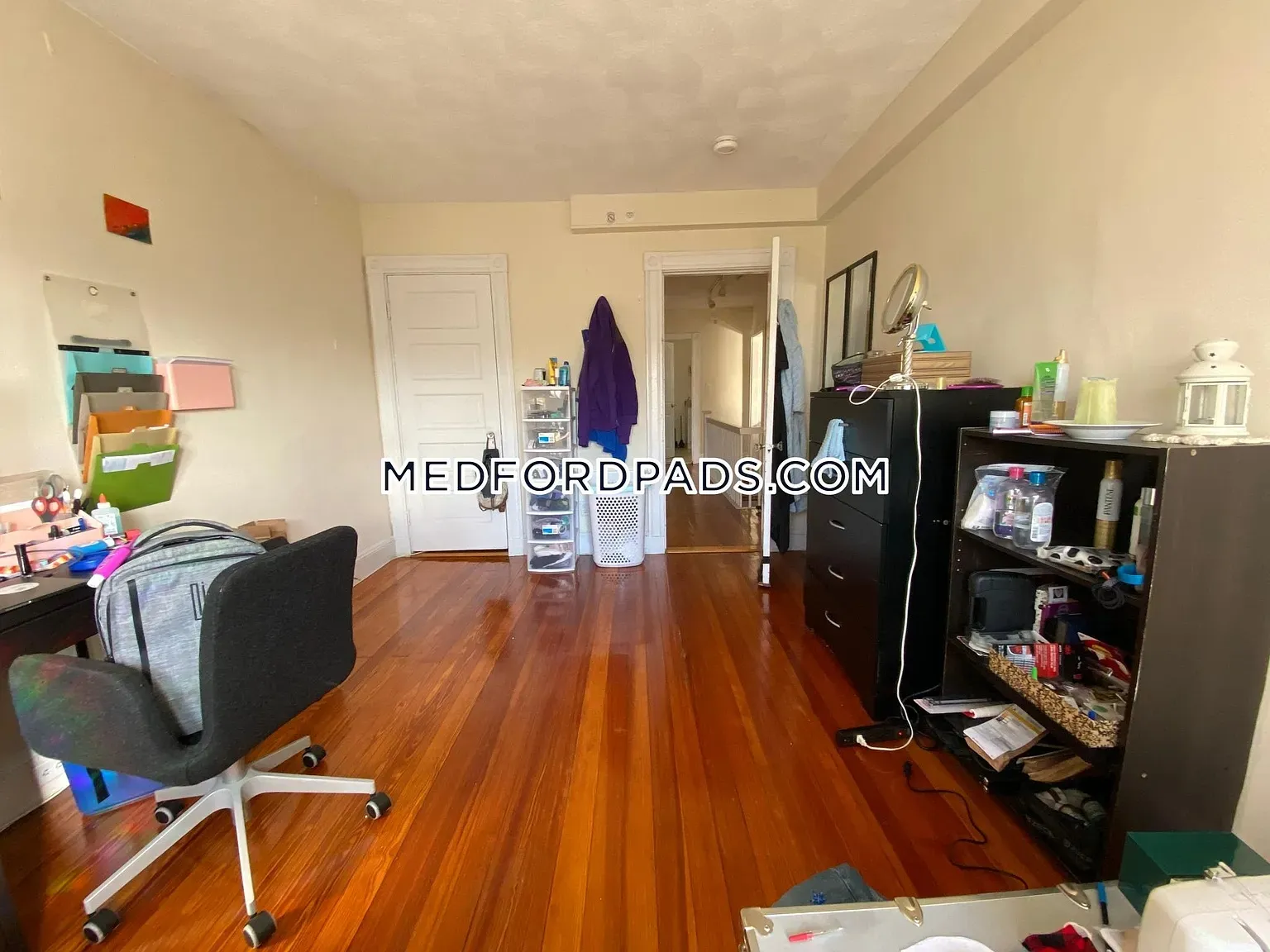 3 bed, 1 bath apartment for rent at 354 Main St Unit 3, South Medford — photo 5 of 9
