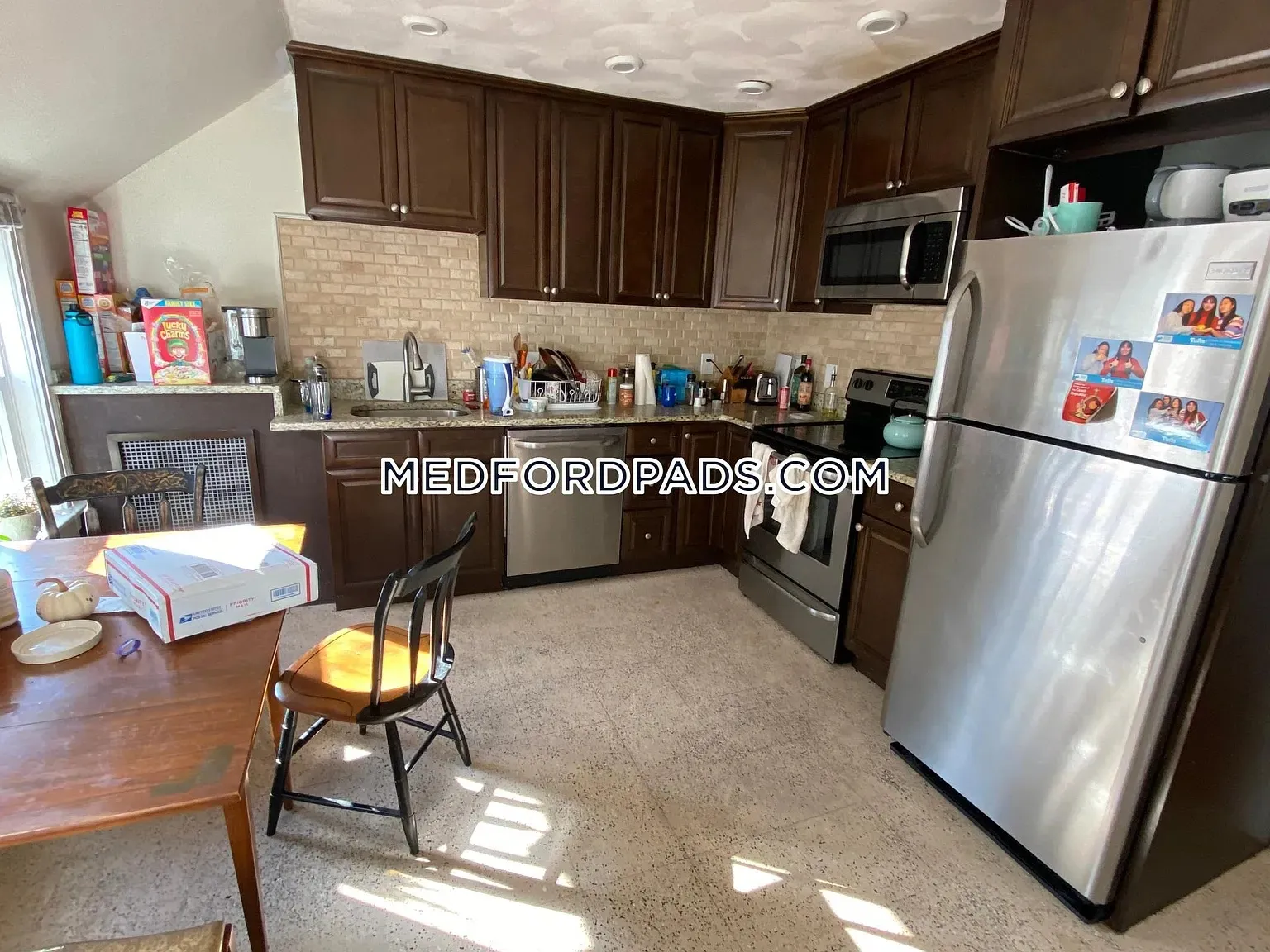 3 bed, 1 bath apartment for rent at 354 Main St Unit 3, South Medford — photo 3 of 9