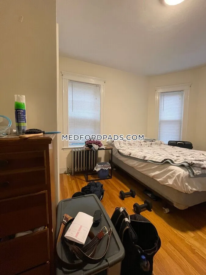 3 bed, 1 bath apartment for rent at 354 Main St Unit 3, South Medford — photo 7 of 9