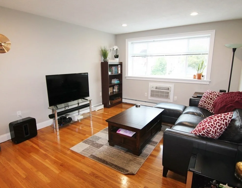 2 bed, 1 bath apartment for rent at 354 Market St Unit 20, Oak Square — photo 5 of 11