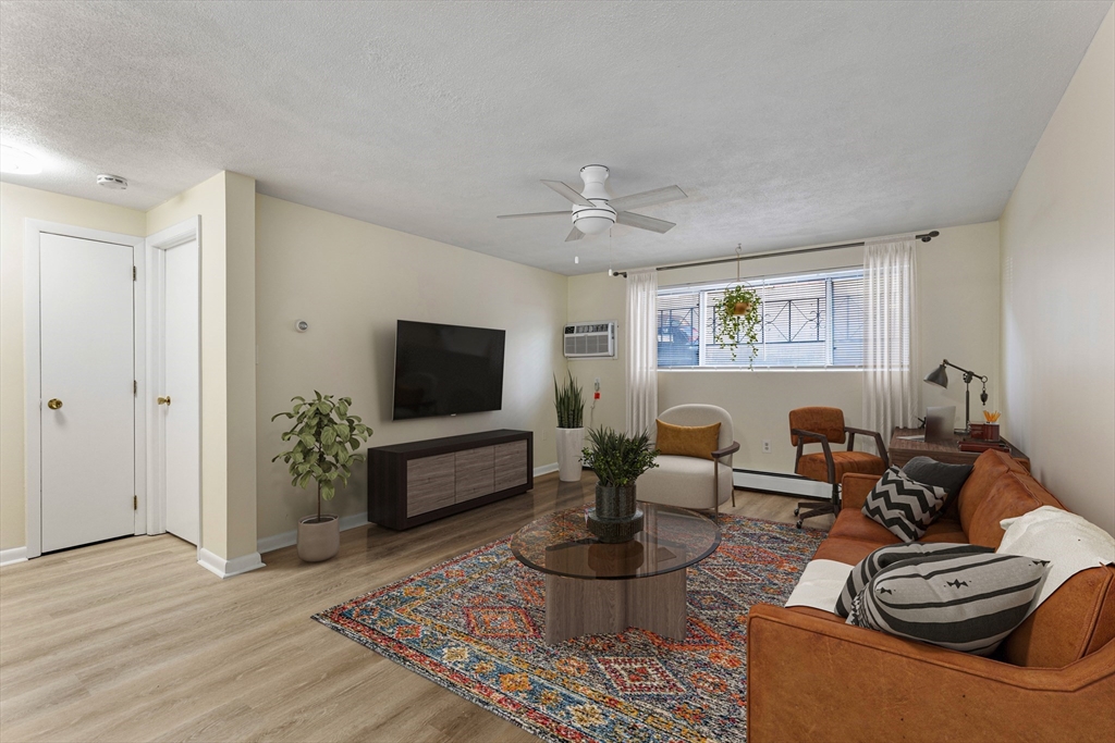 1 bed, 1 bath apartment for rent at 354 Market St Unit 4, Brighton