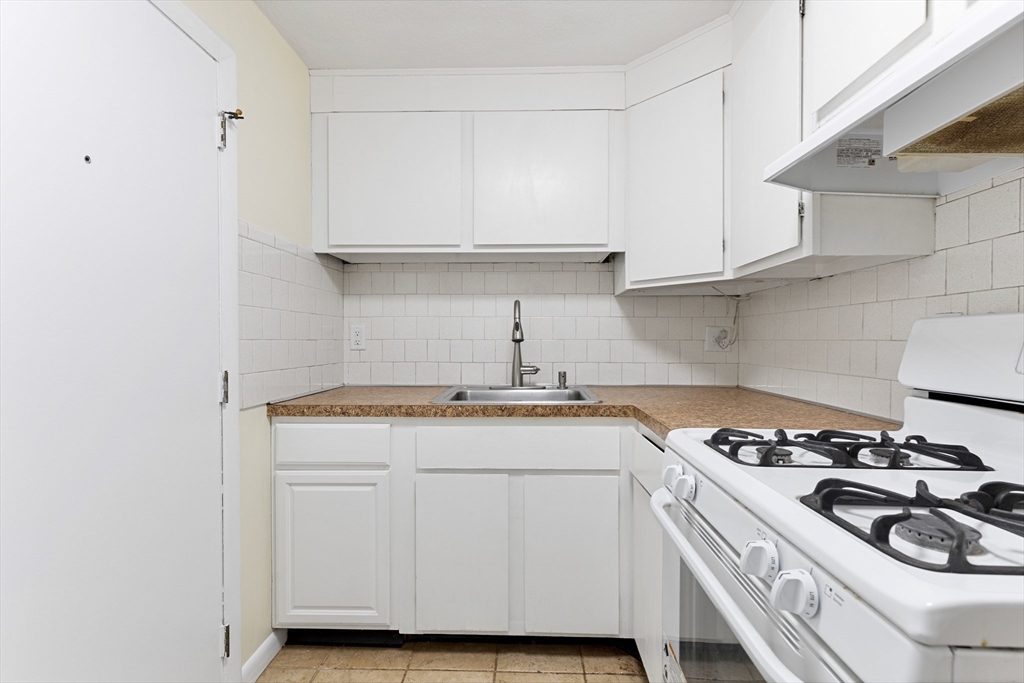 1 bed, 1 bath apartment for rent at 354 Market St Unit 4, Brighton — photo 6 of 10
