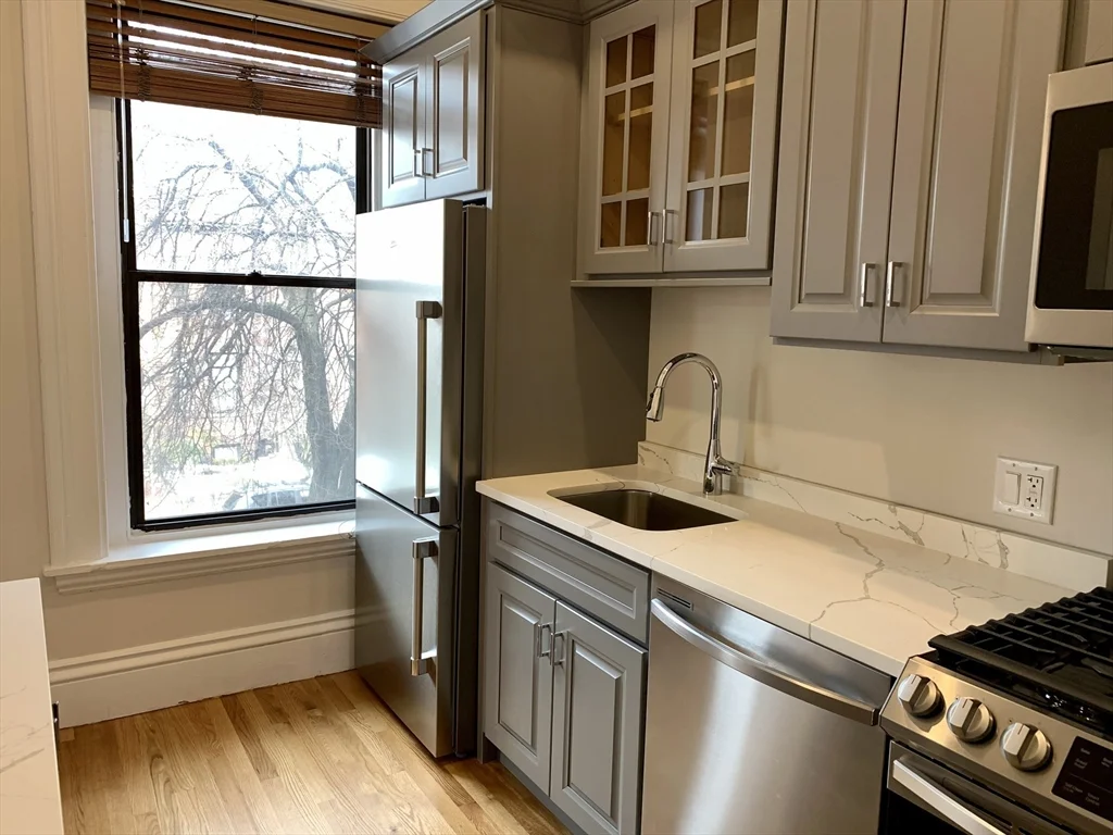 1 bed, 1 bath apartment for rent at 354 Marlborough St Unit 2, Back Bay — photo 3 of 10