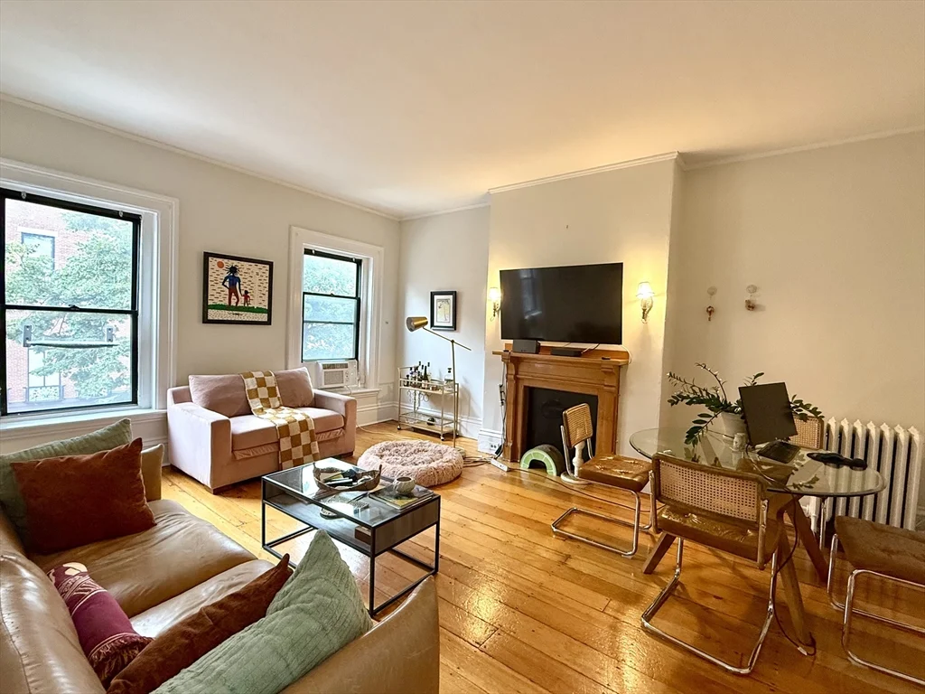 1 bed, 1 bath apartment for rent at 354 Marlborough St Unit 3, Back Bay — photo 1 of 5