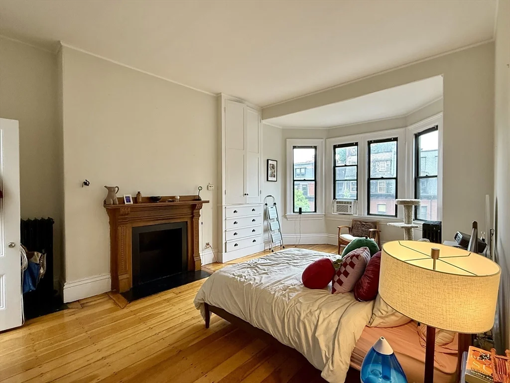 1 bed, 1 bath apartment for rent at 354 Marlborough St Unit 3, Back Bay — photo 3 of 5