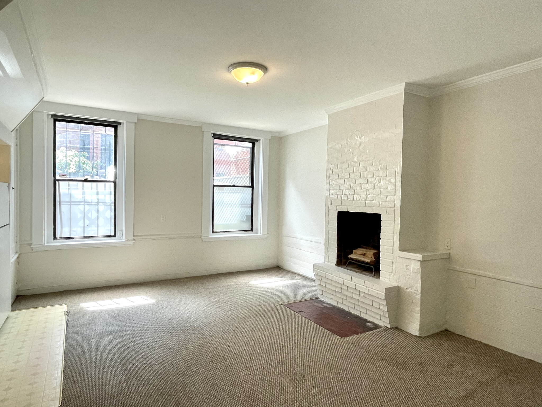 Studio bed, 1 bath apartment for rent at 354 Marlborough St Unit Br, Back Bay — photo 3 of 8