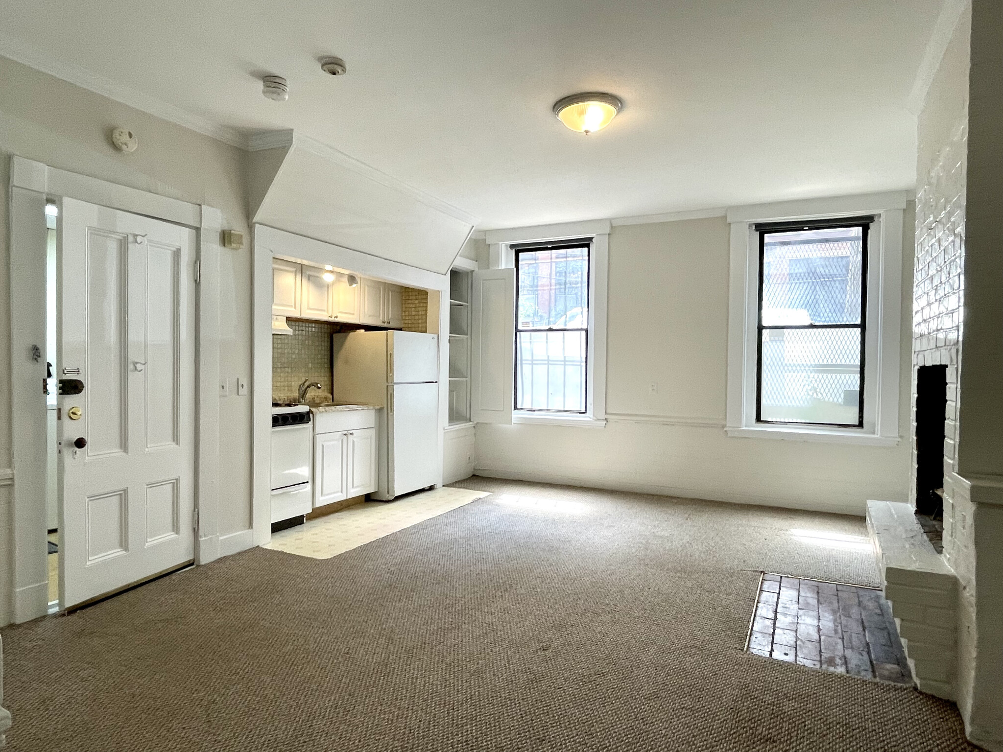 Studio bed, 1 bath apartment for rent at 354 Marlborough St Unit Br, Back Bay — photo 1 of 8
