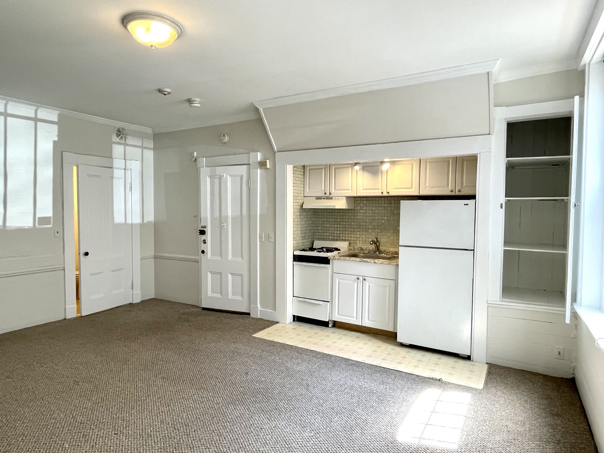 Studio bed, 1 bath apartment for rent at 354 Marlborough St Unit Br, Back Bay — photo 5 of 8