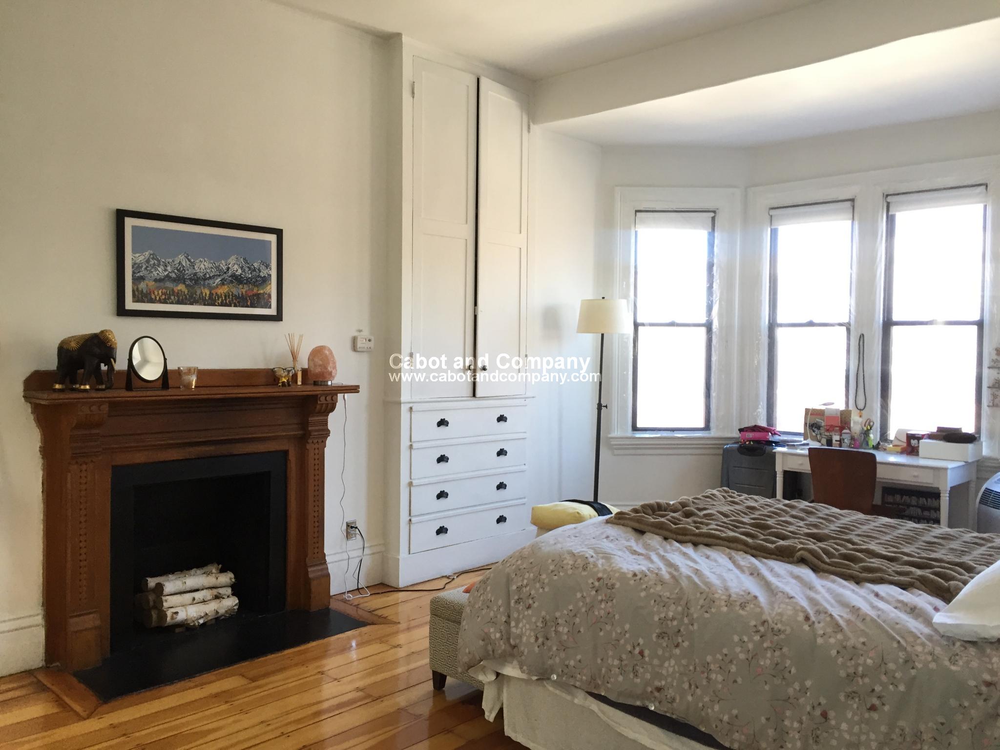 2 bed, 1 bath apartment for rent at 354 Marlborough St Unit Ph, Back Bay — photo 2 of 8