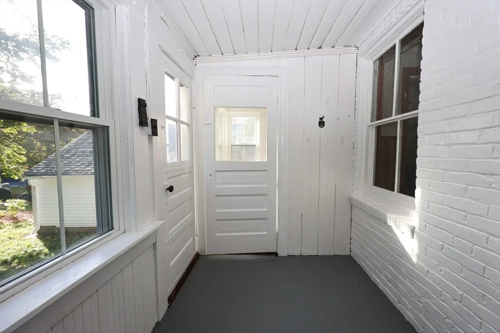 3 bed, 1 bath apartment for rent at 354 Pond St Unit 354, Braintree — photo 23 of 28