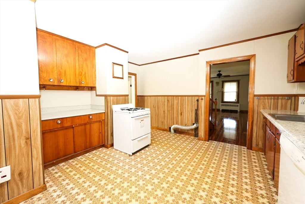 3 bed, 1 bath apartment for rent at 354 Pond St Unit 354, Braintree — photo 19 of 28