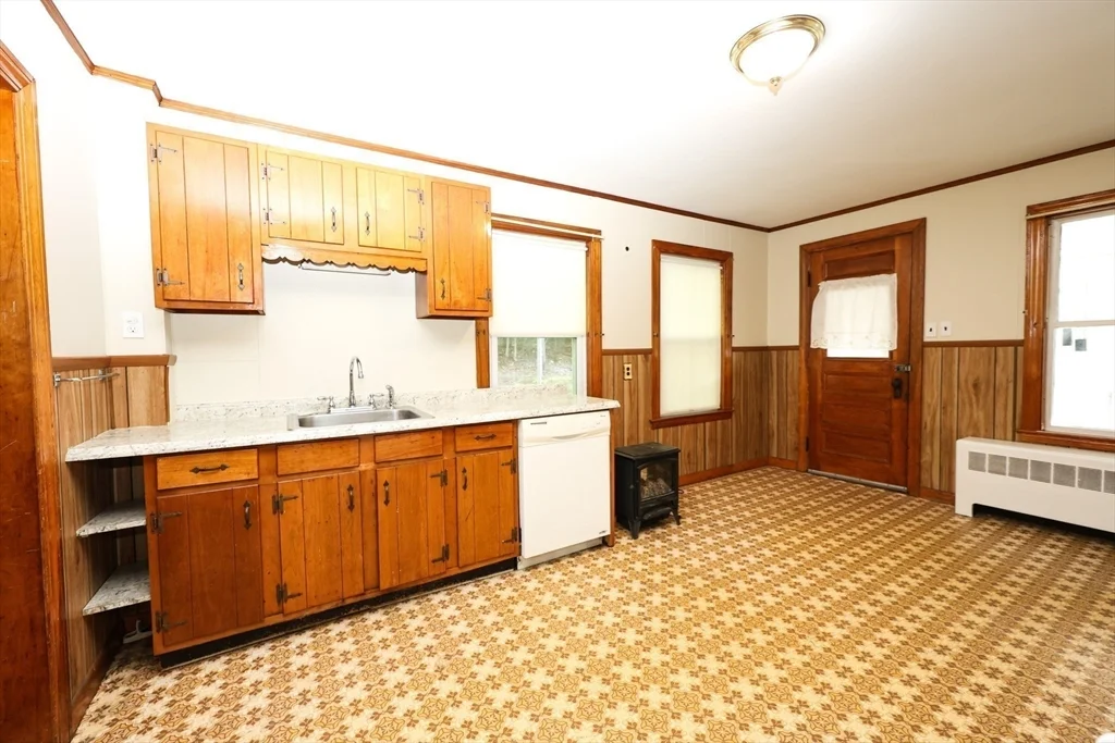 3 bed, 1 bath apartment for rent at 354 Pond St Unit 354, Braintree — photo 20 of 28