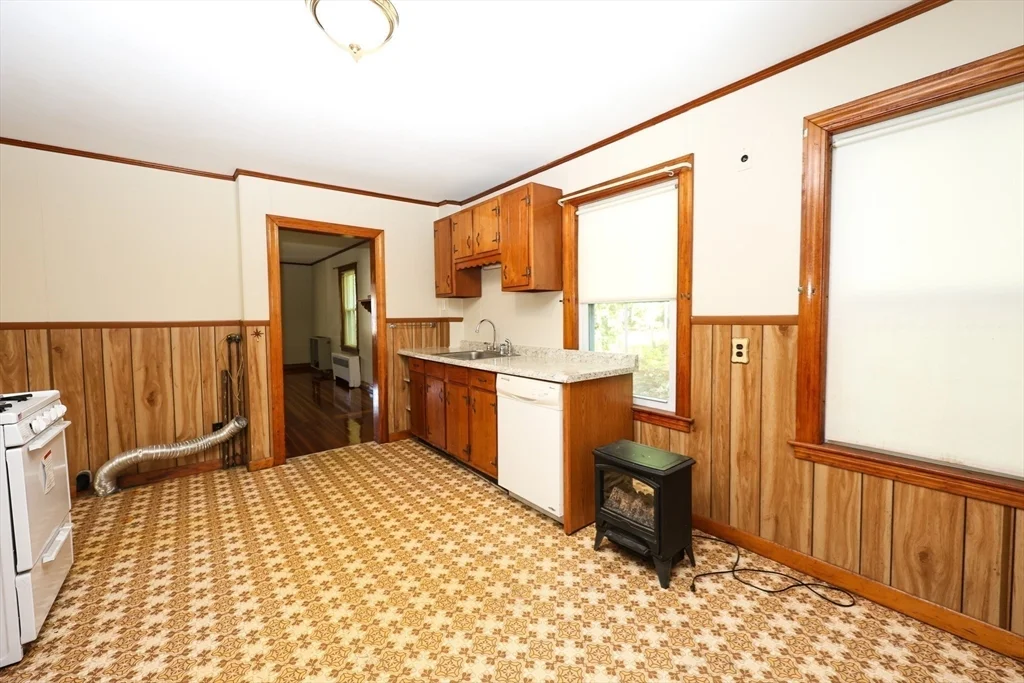 3 bed, 1 bath apartment for rent at 354 Pond St Unit 354, Braintree — photo 18 of 28