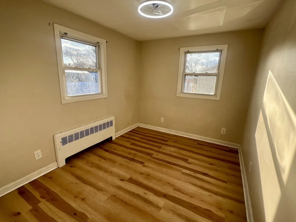 3 bed, 1 bath apartment for rent at 354 South Unit 354, Bedford — photo 7 of 18