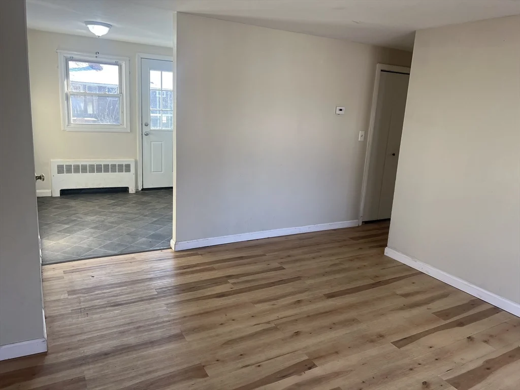 3 bed, 1 bath apartment for rent at 354 South Unit 354, Bedford — photo 5 of 18