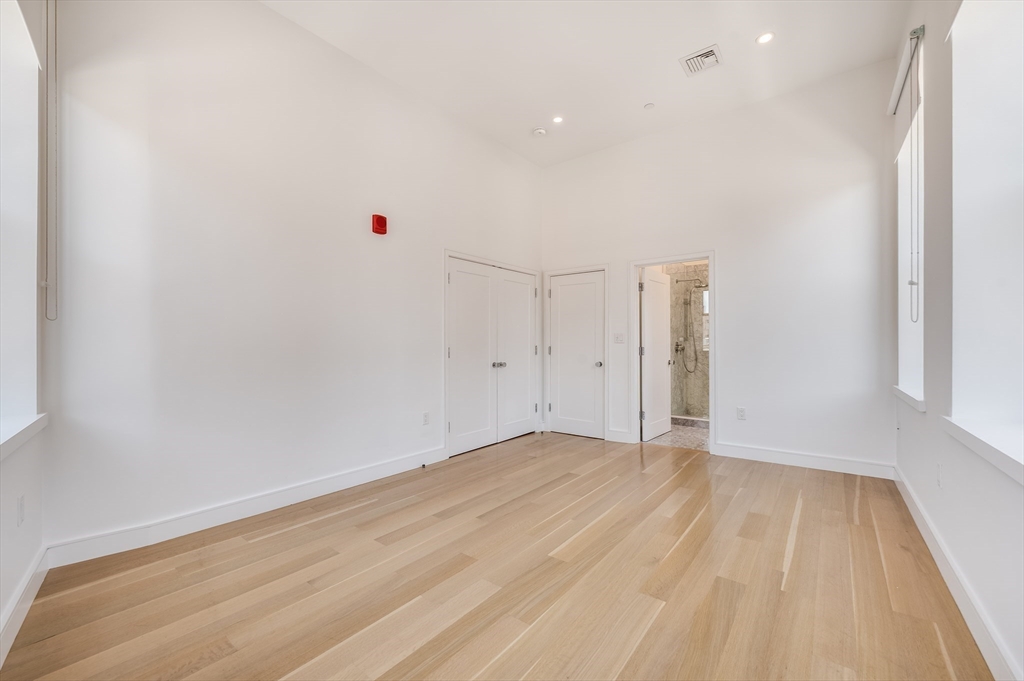 4 bed, 3 bath apartment for rent at 355 Congress Unit PH2, South Boston — photo 33 of 35