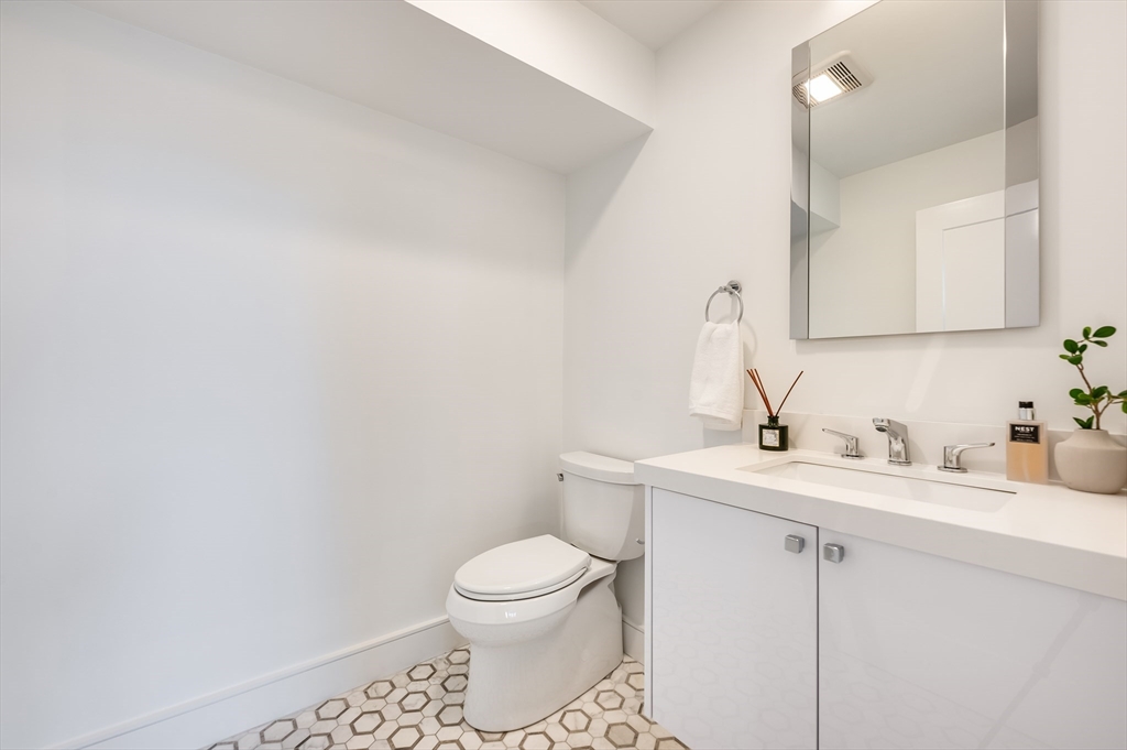 4 bed, 3 bath apartment for rent at 355 Congress Unit PH2, South Boston — photo 6 of 35