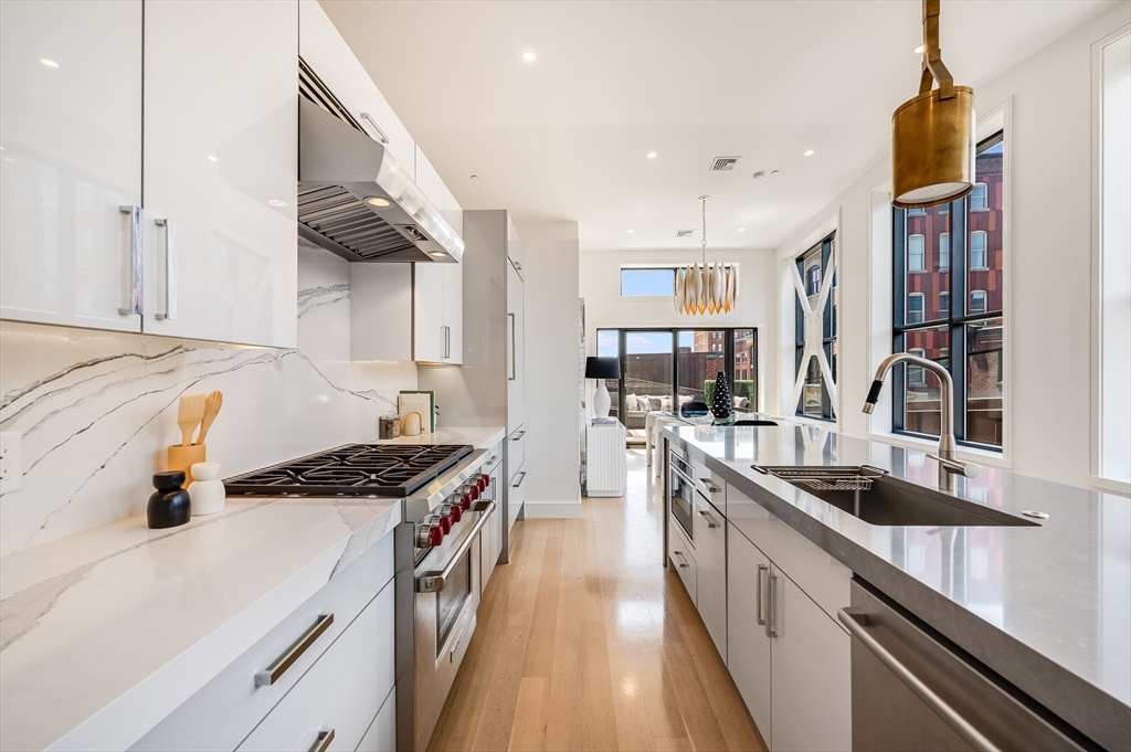 4 bed, 3 bath apartment for rent at 355 Congress Unit PH2, South Boston — photo 11 of 35