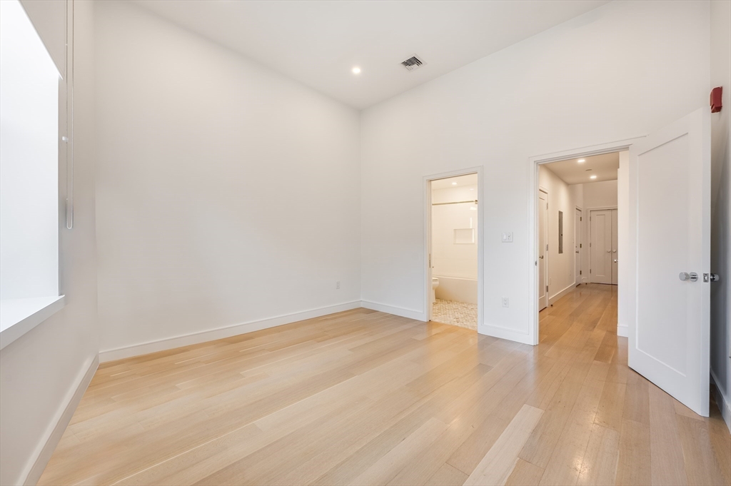 4 bed, 3 bath apartment for rent at 355 Congress Unit PH2, South Boston — photo 31 of 35
