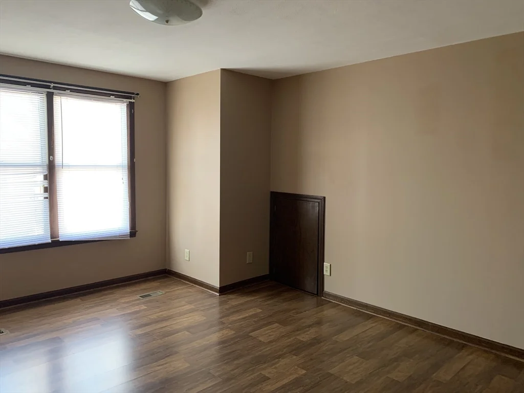 2 bed, 1 bath apartment for rent at 355 Field St Unit 1, Fall River — photo 4 of 7