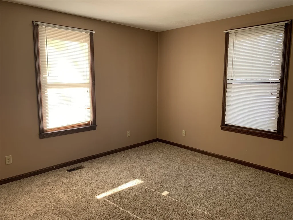 2 bed, 1 bath apartment for rent at 355 Field St Unit 1, Fall River — photo 3 of 7