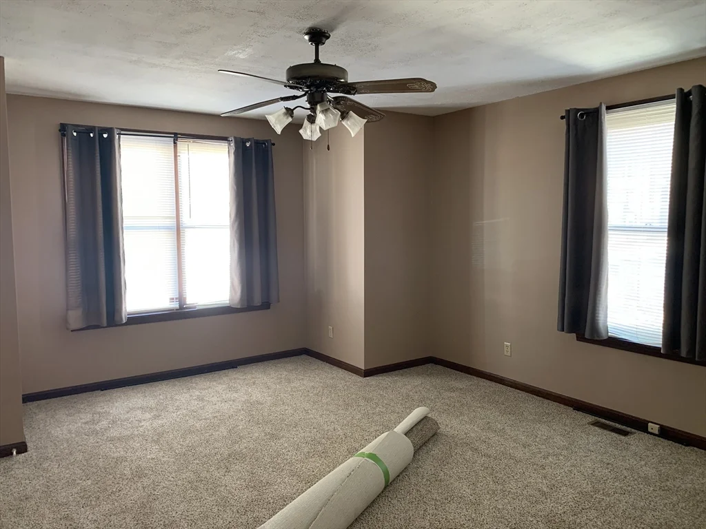 2 bed, 1 bath apartment for rent at 355 Field St Unit 1, Fall River — photo 5 of 7