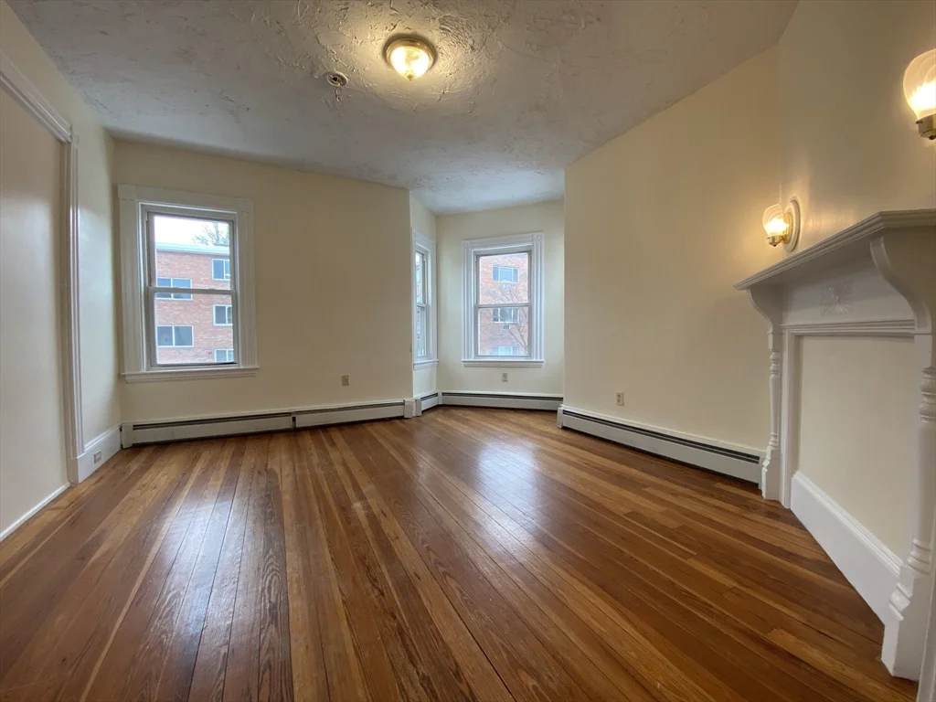 4 bed, 2 bath apartment for rent at 355 Market St Unit 2, Brighton — photo 3 of 9