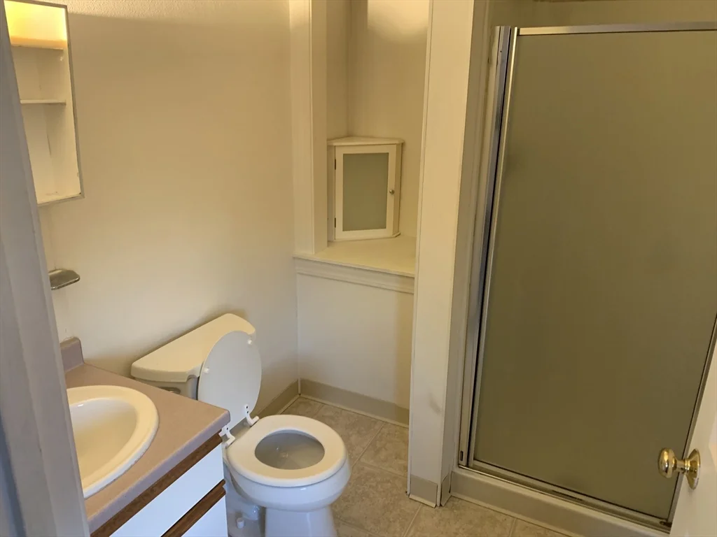 1 bed, 1 bath apartment for rent at 356 E Merrimack Unit 5, Lowell — photo 6 of 9