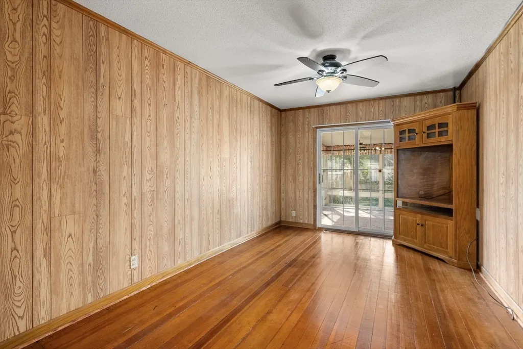3 bed, 1 bath apartment for rent at 356 East St Unit 356, Ludlow — photo 6 of 12