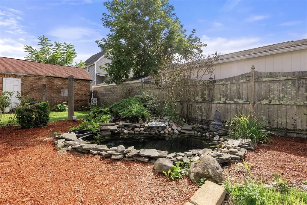 3 bed, 1 bath apartment for rent at 356 East St Unit 356, Ludlow — photo 11 of 12