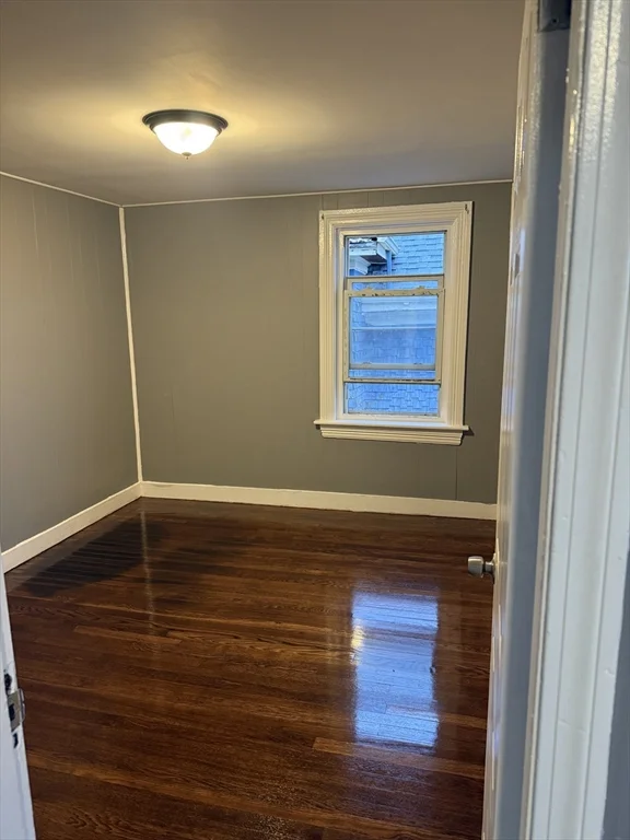 3 bed, 1 bath apartment for rent at 356 Linden St Unit 3, Fall River — photo 3 of 6