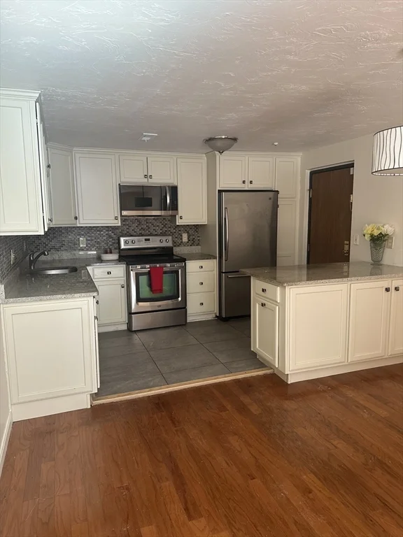 2 bed, 1 bath apartment for rent at 356 Neponset St Unit E, Norwood — photo 2 of 9