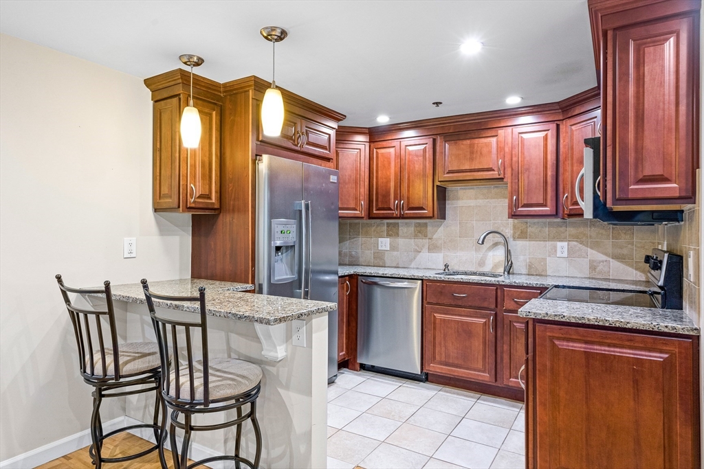 1 bed, 1 bath apartment for rent at 357 Commercial St Unit 009, Waterfront — photo 6 of 24