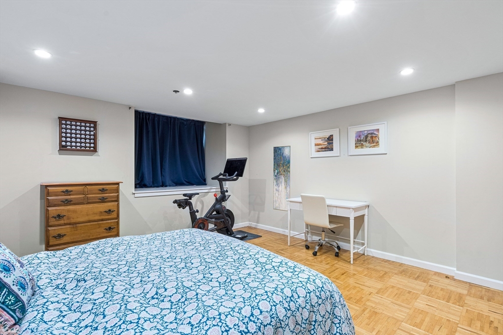 1 bed, 1 bath apartment for rent at 357 Commercial St Unit 009, Waterfront — photo 12 of 24