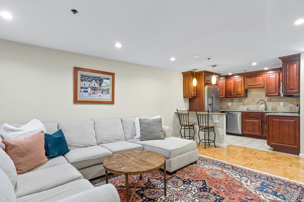 1 bed, 1 bath apartment for rent at 357 Commercial St Unit 009, Waterfront — photo 3 of 24