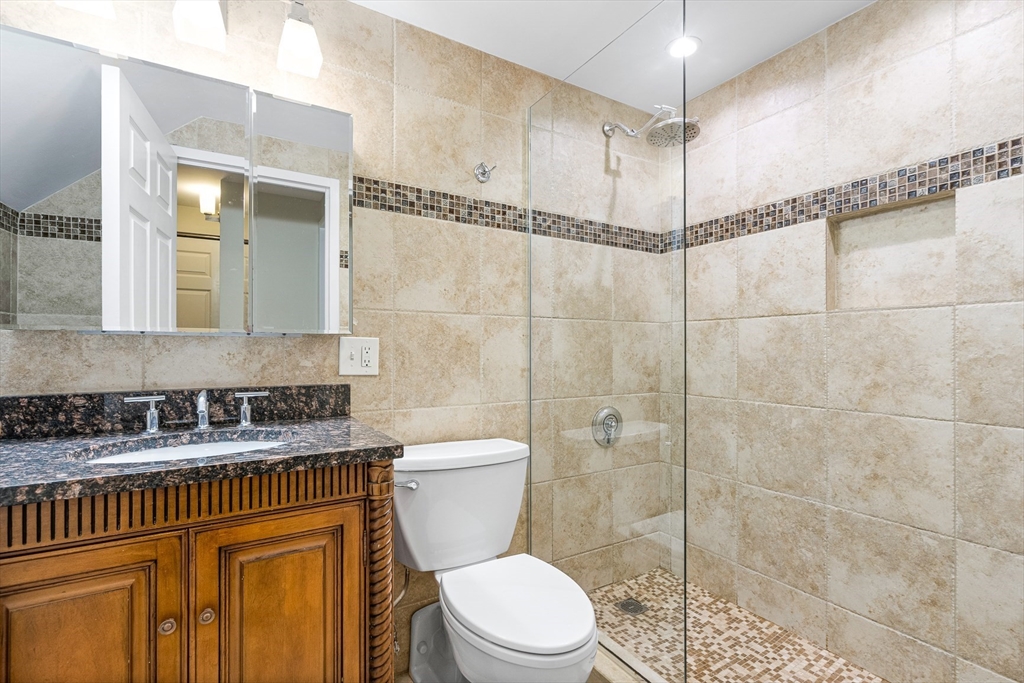 1 bed, 1 bath apartment for rent at 357 Commercial St Unit 009, Waterfront — photo 14 of 24