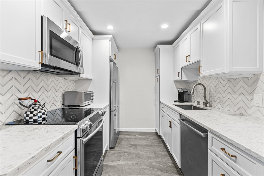 2 bed, 2 bath apartment for rent at 357 Commercial St Unit 107, Waterfront — photo 5 of 24