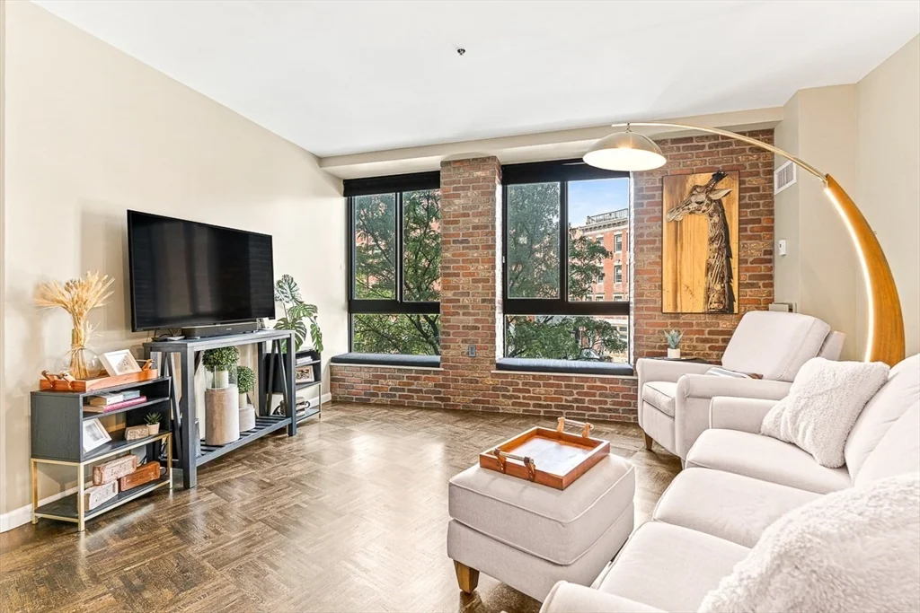 1 bed, 1 bath apartment for rent at 357 Commercial St Unit 121, North End