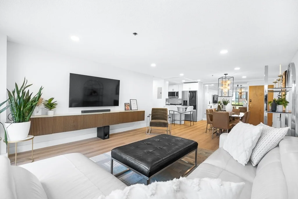 2 bed, 1 bath apartment for rent at 357 Commercial St Unit 206, North End — photo 3 of 23