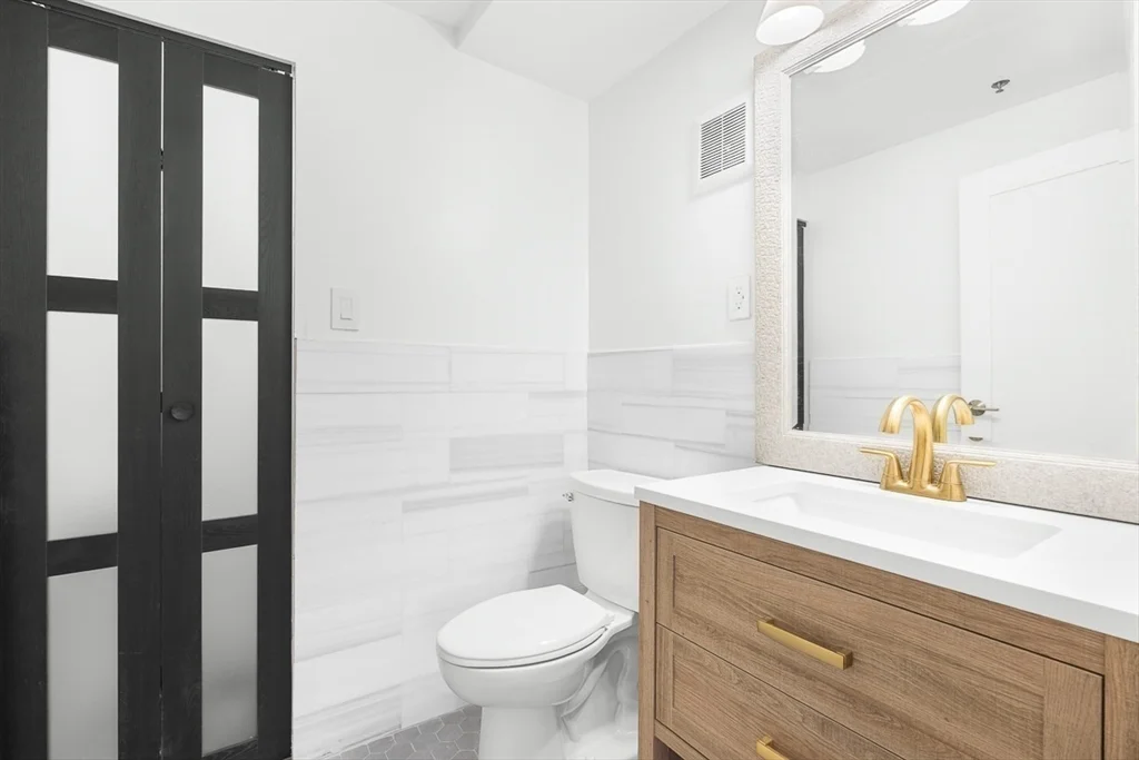 2 bed, 1 bath apartment for rent at 357 Commercial St Unit 206, North End — photo 15 of 23