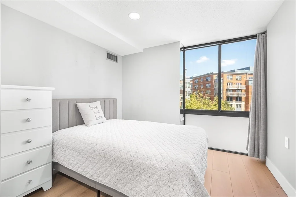 2 bed, 1 bath apartment for rent at 357 Commercial St Unit 206, North End — photo 13 of 23