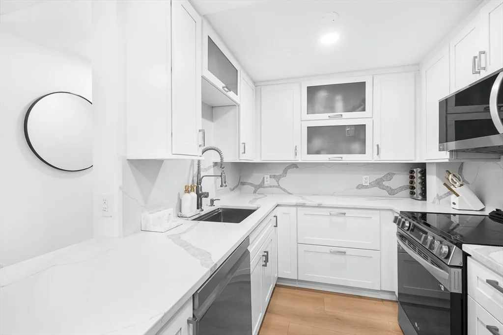 2 bed, 1 bath apartment for rent at 357 Commercial St Unit 206, North End — photo 7 of 23