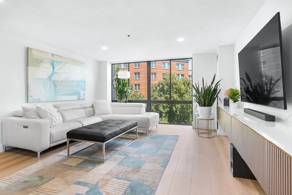 2 bed, 1 bath apartment for rent at 357 Commercial St Unit 206, North End