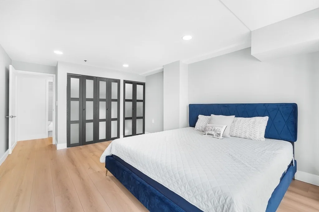 2 bed, 1 bath apartment for rent at 357 Commercial St Unit 206, North End — photo 11 of 23