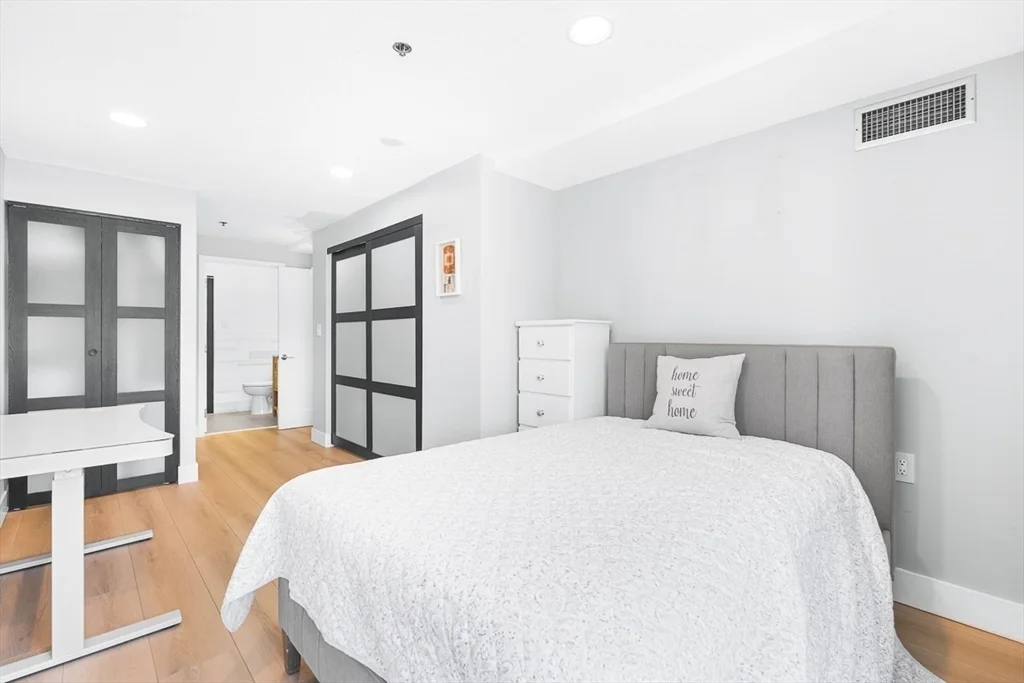 2 bed, 1 bath apartment for rent at 357 Commercial St Unit 206, North End — photo 14 of 23