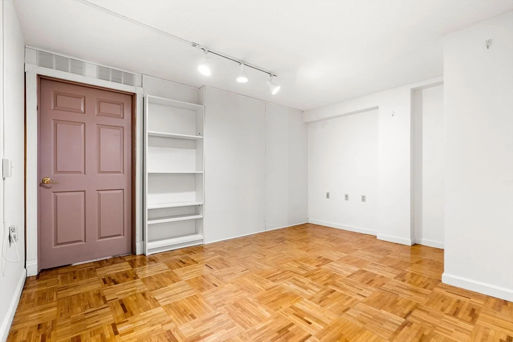 2 bed, 1 bath apartment for rent at 357 Commercial St Unit 412, North End — photo 10 of 33