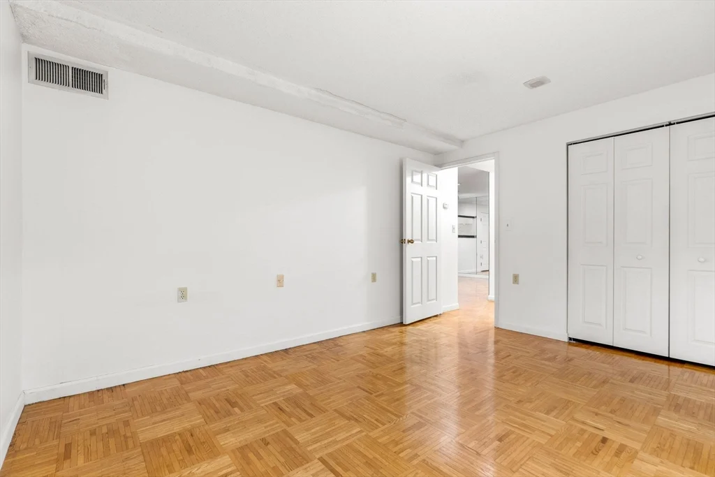 2 bed, 1 bath apartment for rent at 357 Commercial St Unit 412, North End — photo 20 of 33