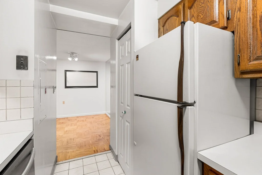 2 bed, 1 bath apartment for rent at 357 Commercial St Unit 412, North End — photo 8 of 33